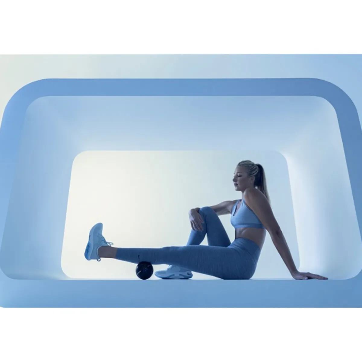 Hyperice Hypersphere Mini Vibrating Fitness Ball Fitness Massage